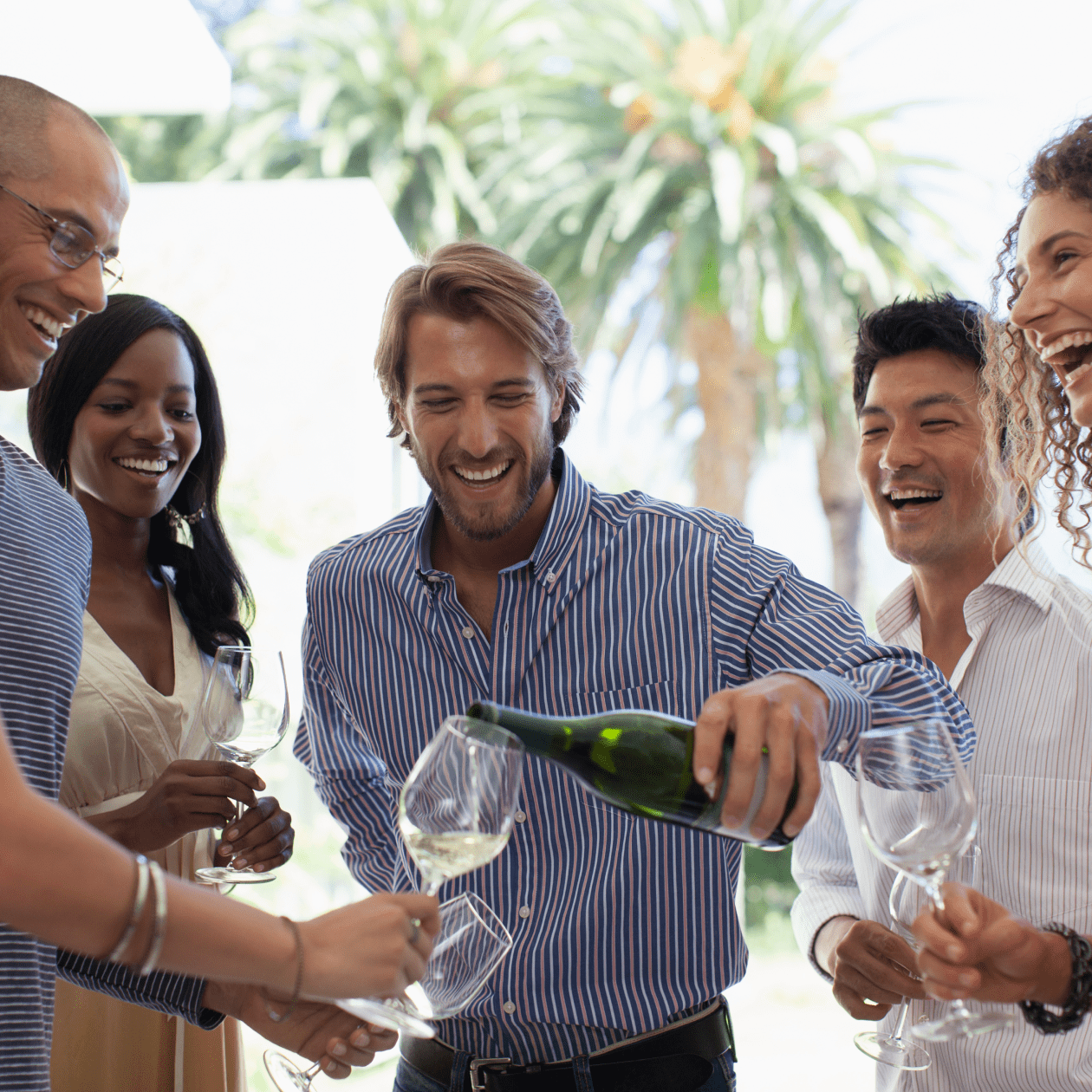 Friends at a wine-tasting part | DRINKS